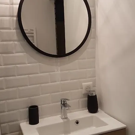 Dans L'hyper-centre De Malmaison, La Defense A 15 Minutes